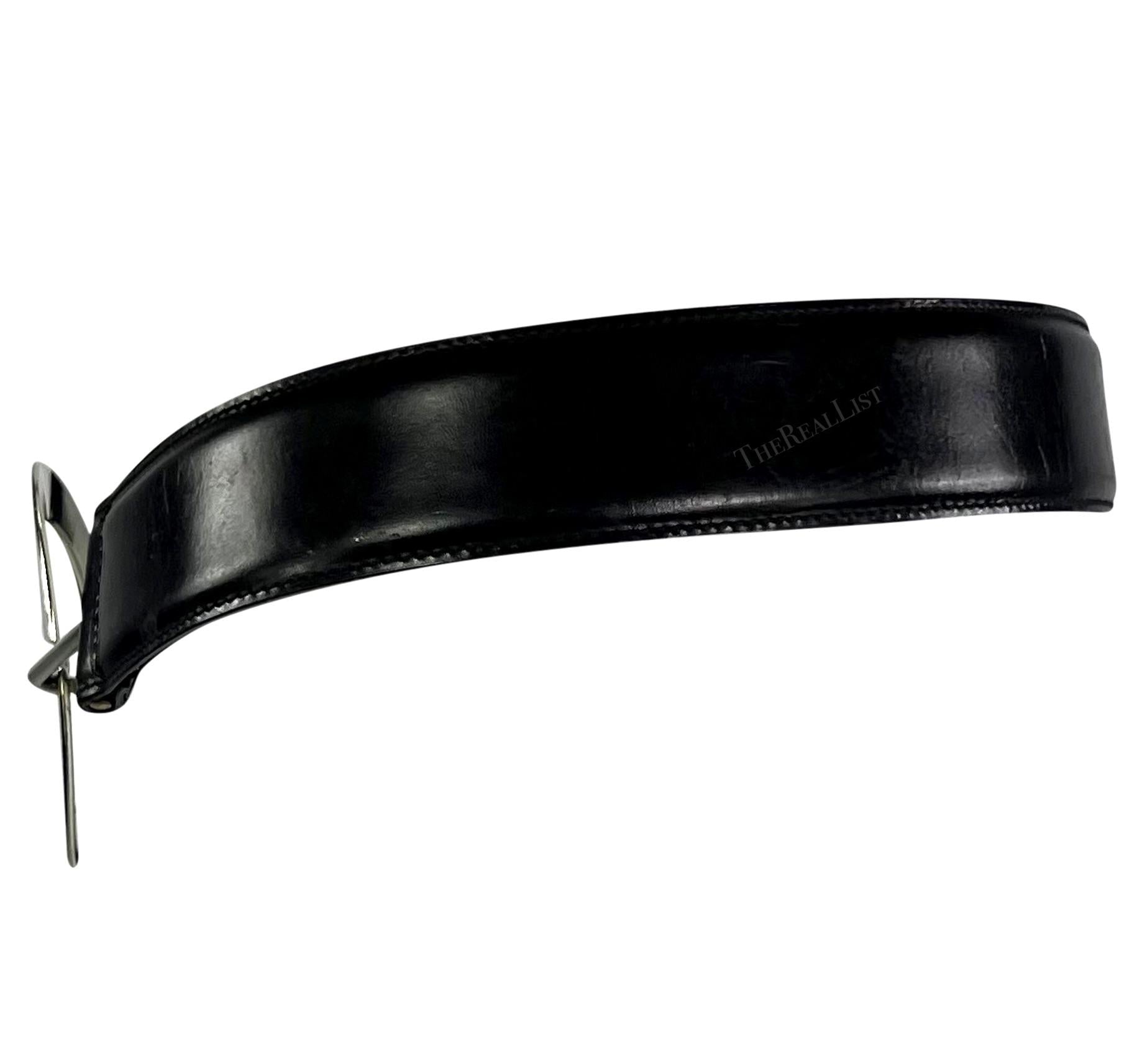 S/S 1996 Gucci by Tom Ford Silver Round G Medallion Buckle Black Belt - RealList