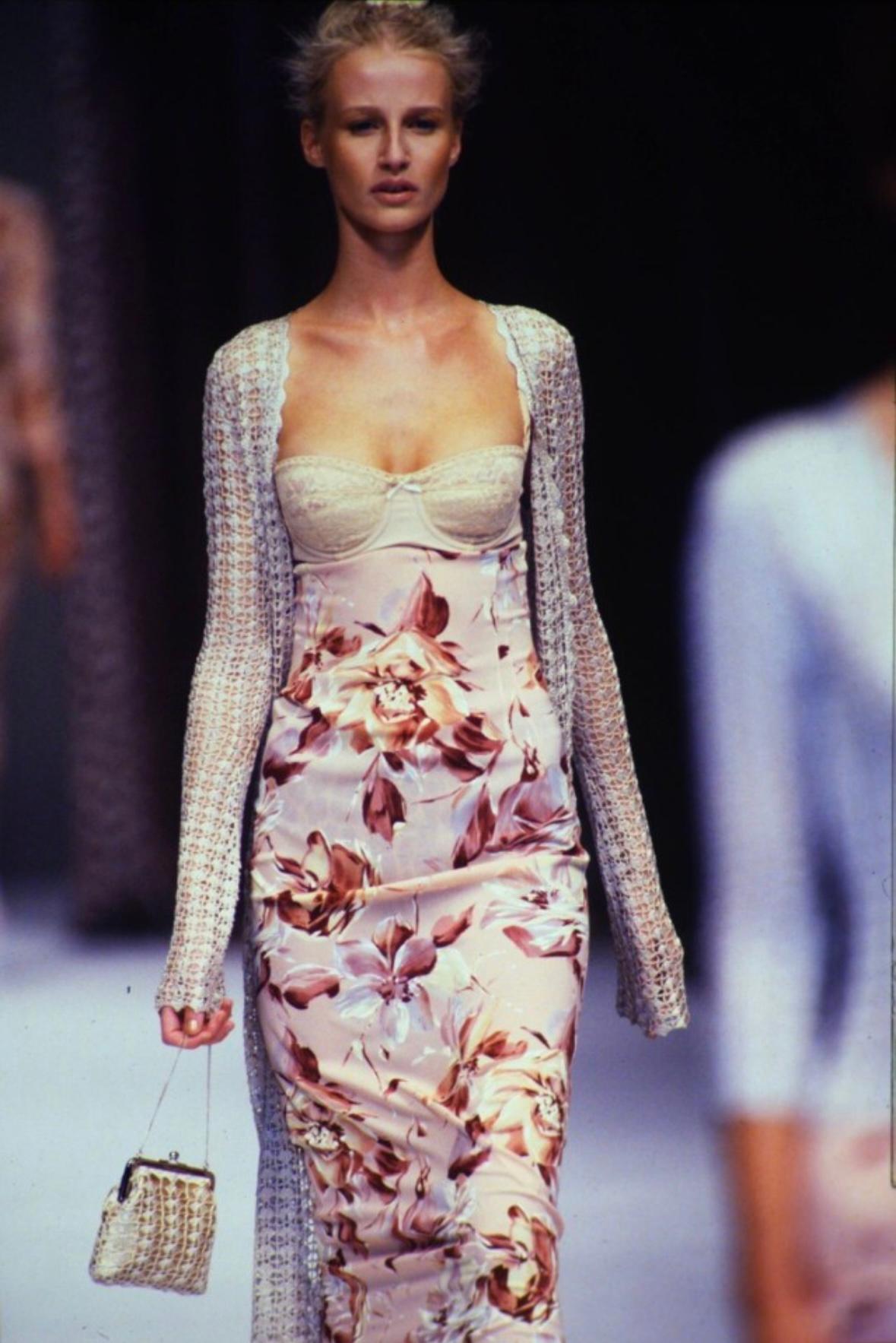 S/S 1997 Dolce & Gabbana Bown Crochet Clam Closure Mini Evening Bag - RealList