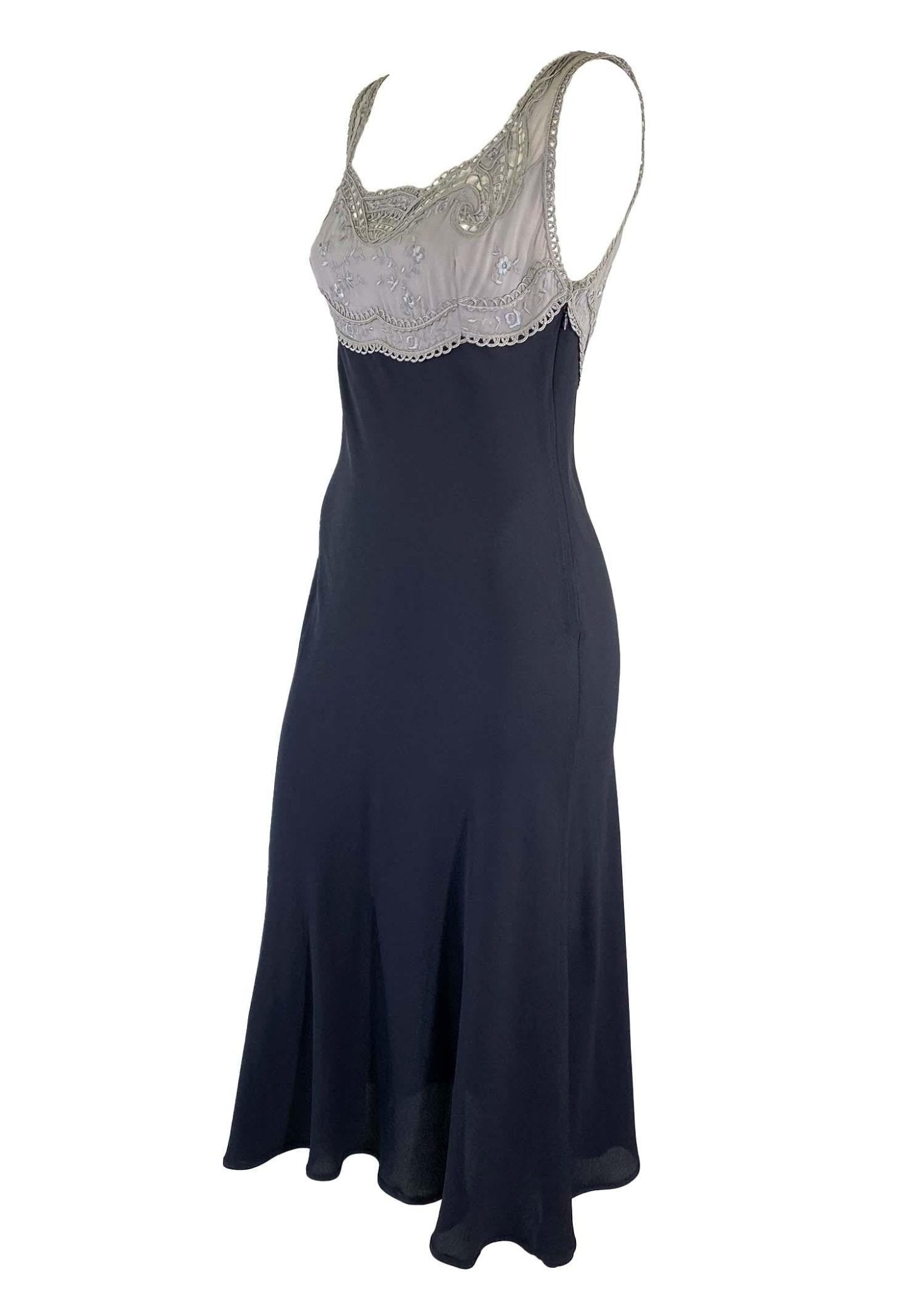 S/S 1997 Gianni Versace Couture Runway Grey Lace Embroidered Dress - RealList