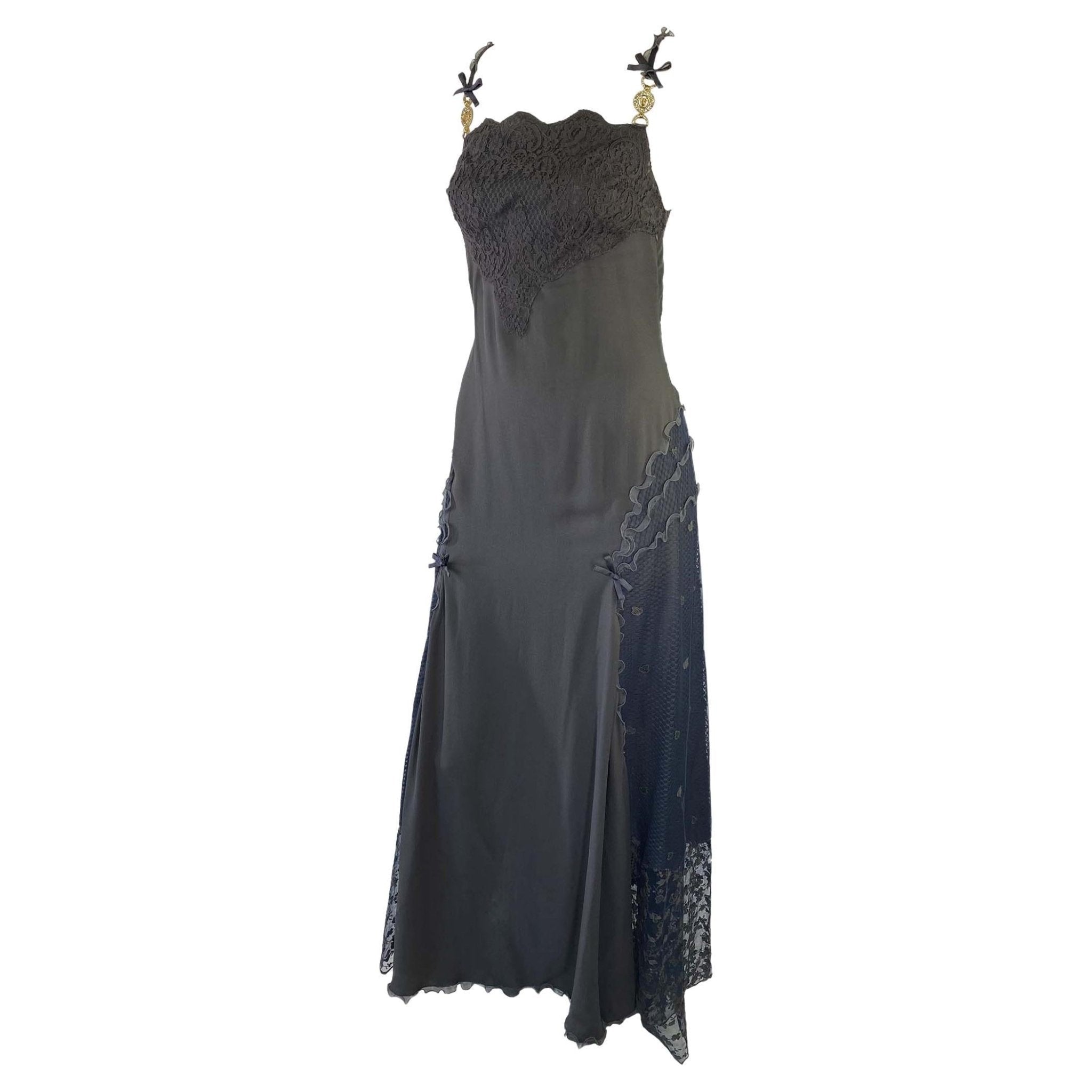 S/S 1997 Gianni Versace Finale Naomi Campbell Grey Lace Gown Logo Strap - RealList
