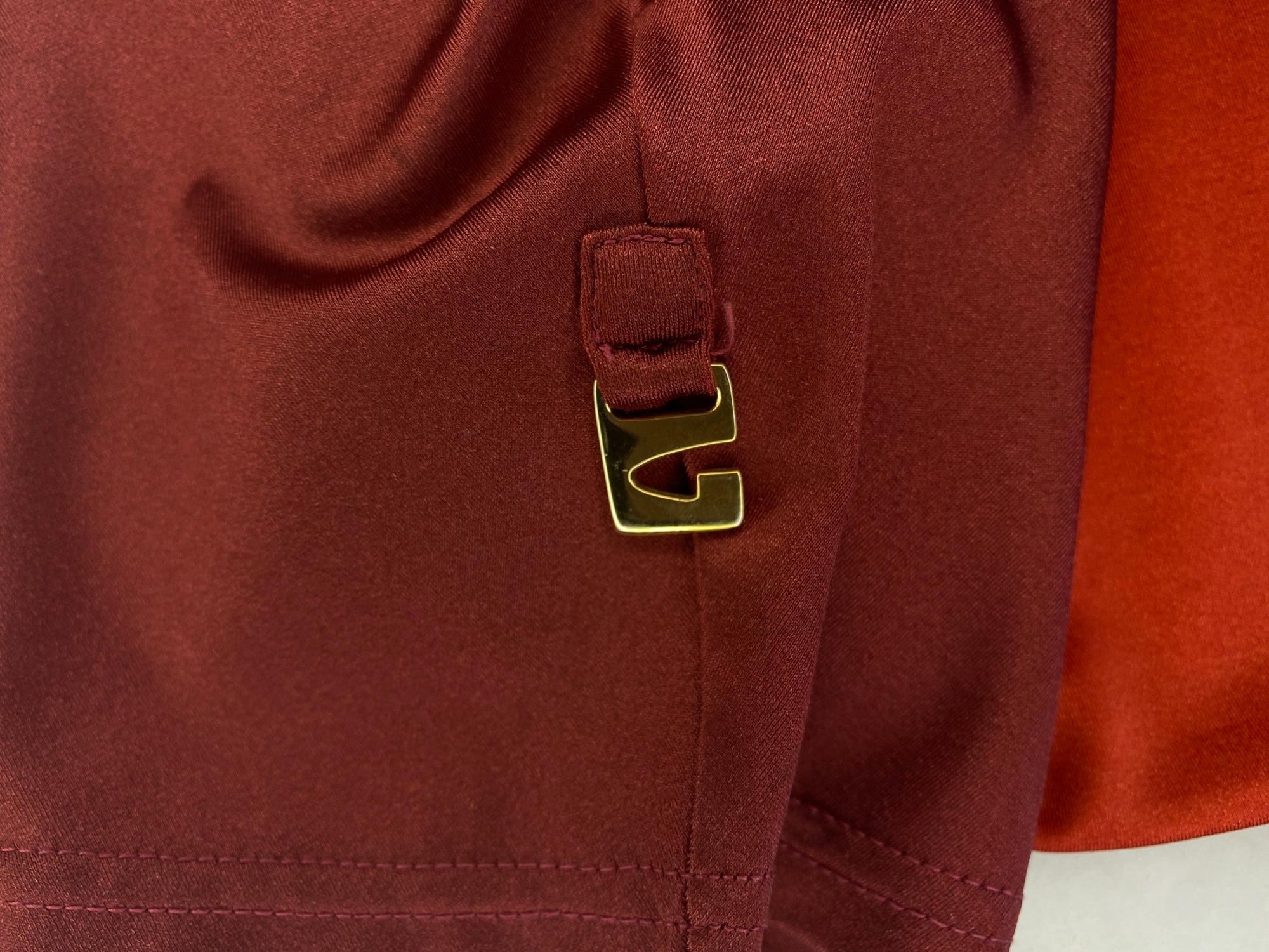 S/S 1997 Gucci by Tom Ford Vogue Cover 'G' Medallion Red Ombré Stretch T-Shirt Top - RealList