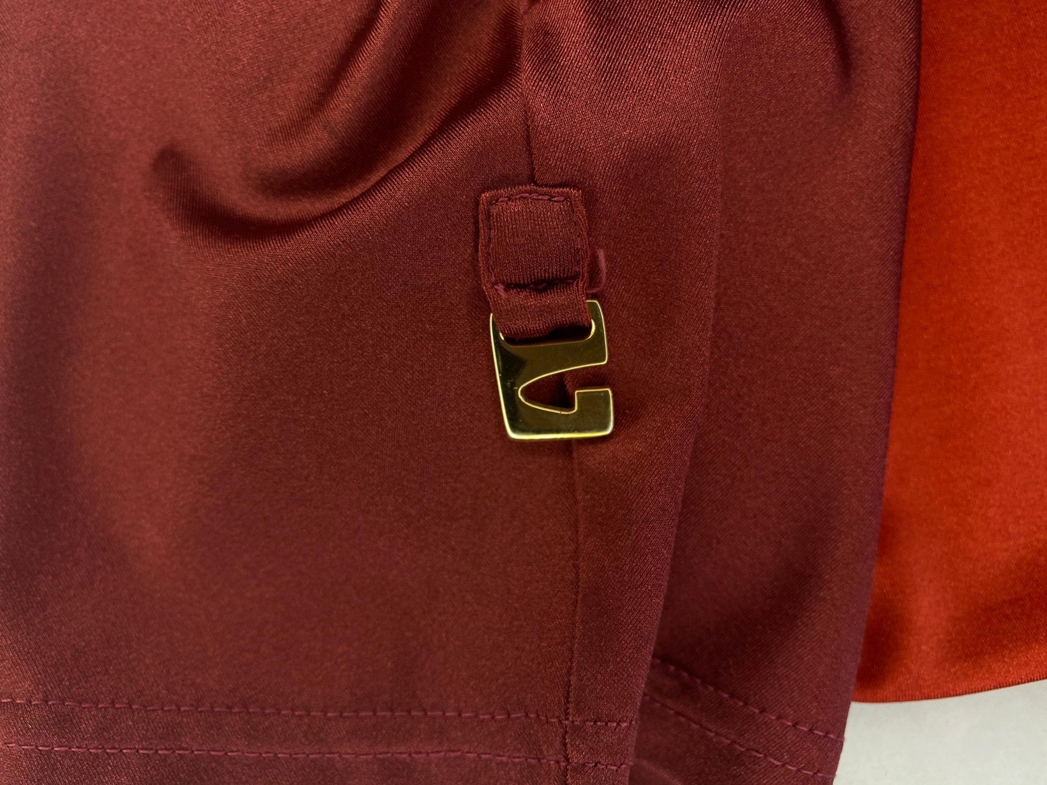 S/S 1997 Gucci by Tom Ford Vogue Cover 'G' Medallion Red Ombré Stretch T-Shirt Top - RealList