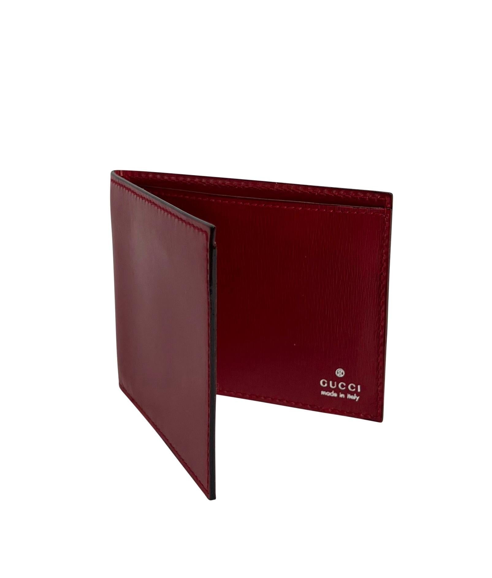 S/S 1998 Gucci by Tom Ford Runway Red Alligator Adjustable Crossbody G Logo Bag - RealList