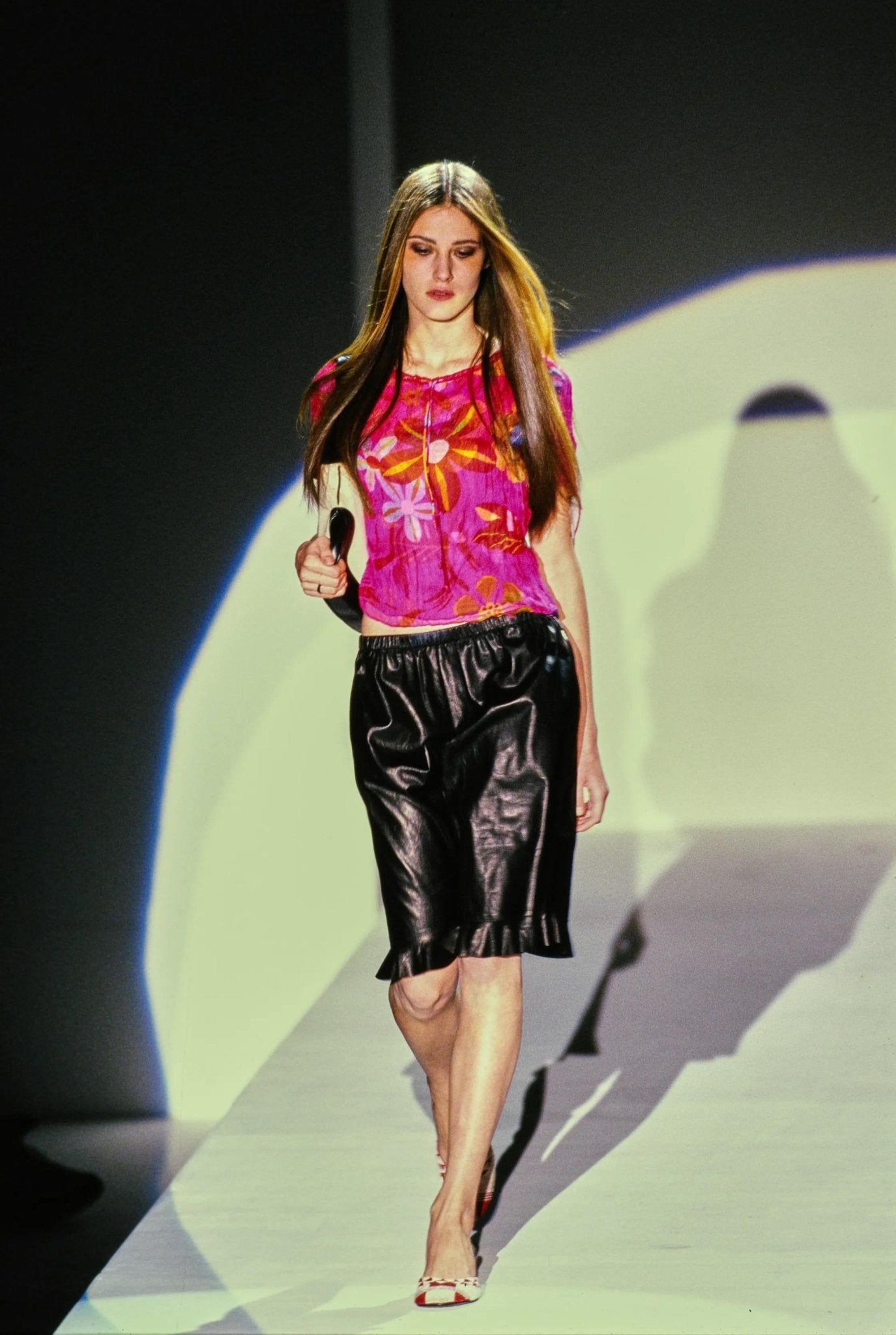 S/S 1999 Gucci by Tom Ford Black Leather Ruffle Trim Pencil Skirt - RealList