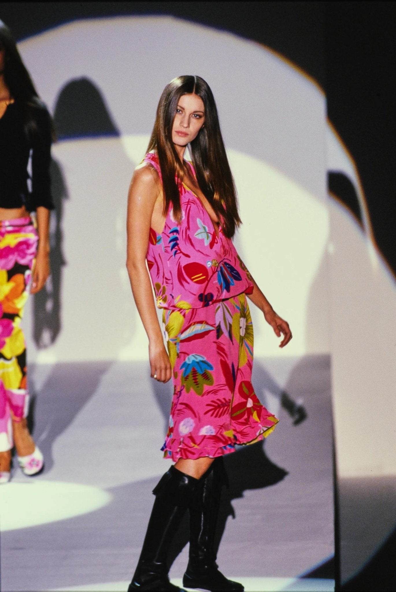 S/S 1999 Gucci by Tom Ford Vegas Hippy Runway Pink Silk Acid Floral Ruffle Skirt - RealList
