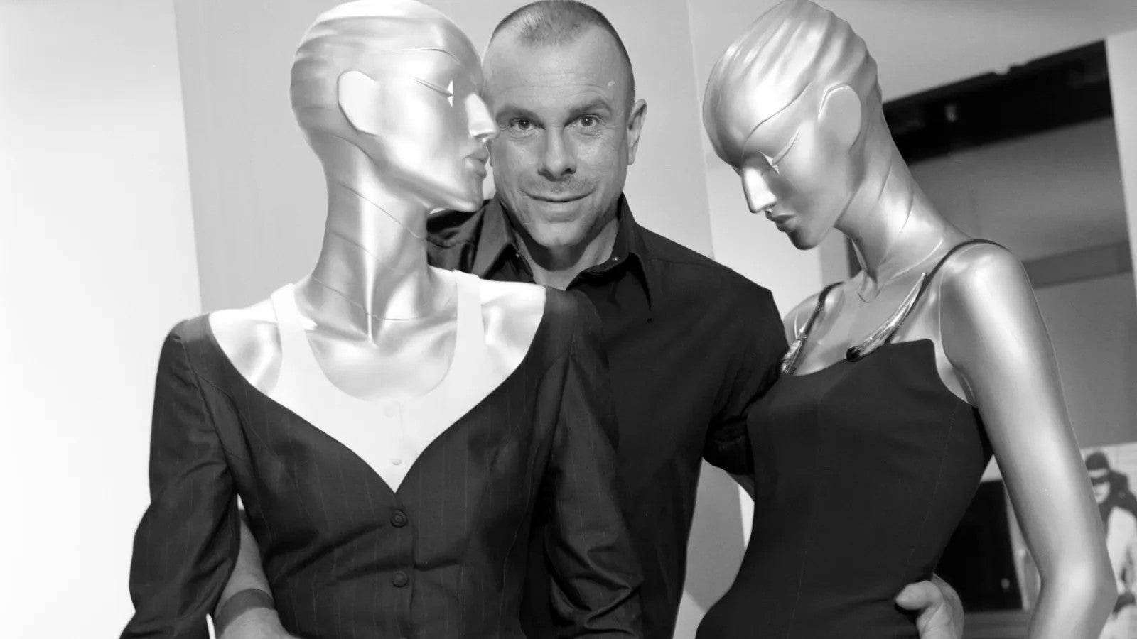 S/S 1999 Thierry Mugler Runway Sculptural Abstract Brooch Strap Navy Gown - RealList