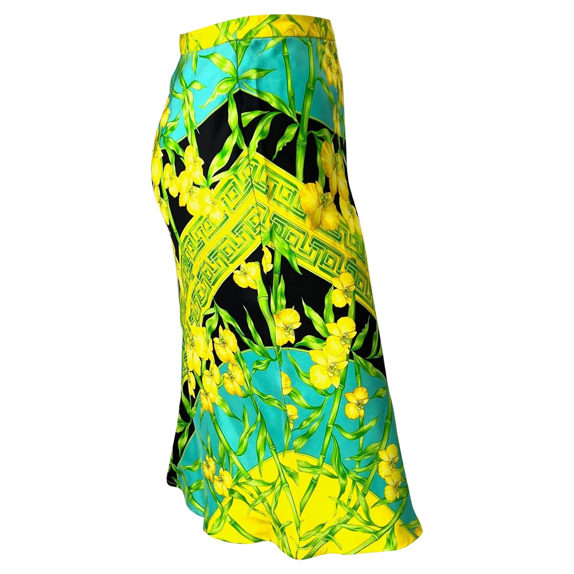 S/S 2000 Gianni Versace by Donatella Orchid Greek Key Jungle Print Silk Skirt - RealList