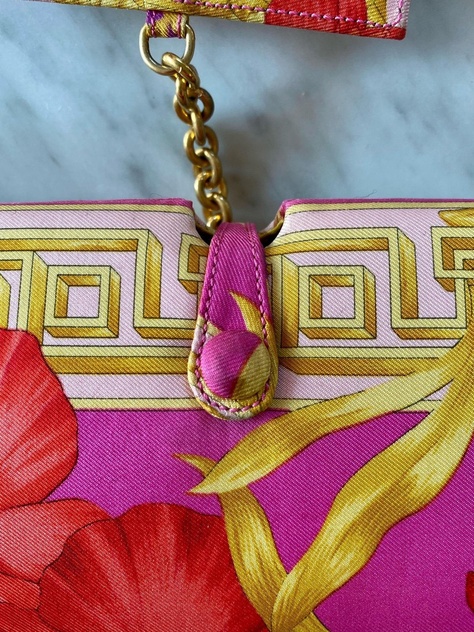 S/S 2000 Gianni Versace by Donatella Runway Pink Printed Silk Convertible Clutch - RealList