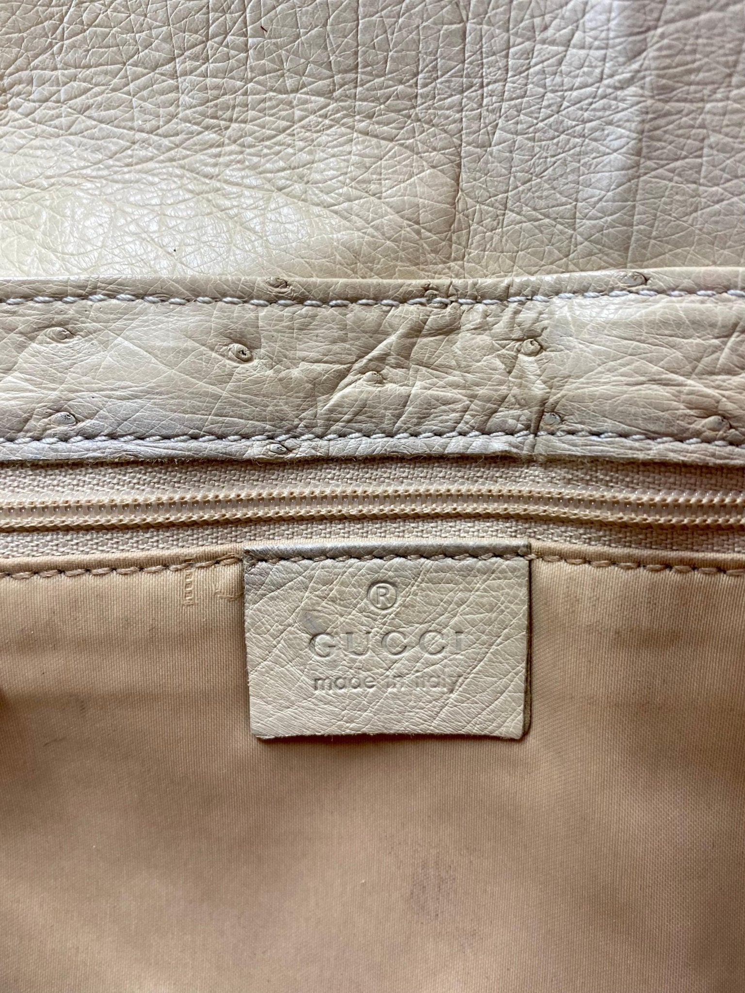 S/S 2000 Gucci by Tom Ford Cream Ostrich Chain Flap Shoulder Bag - RealList