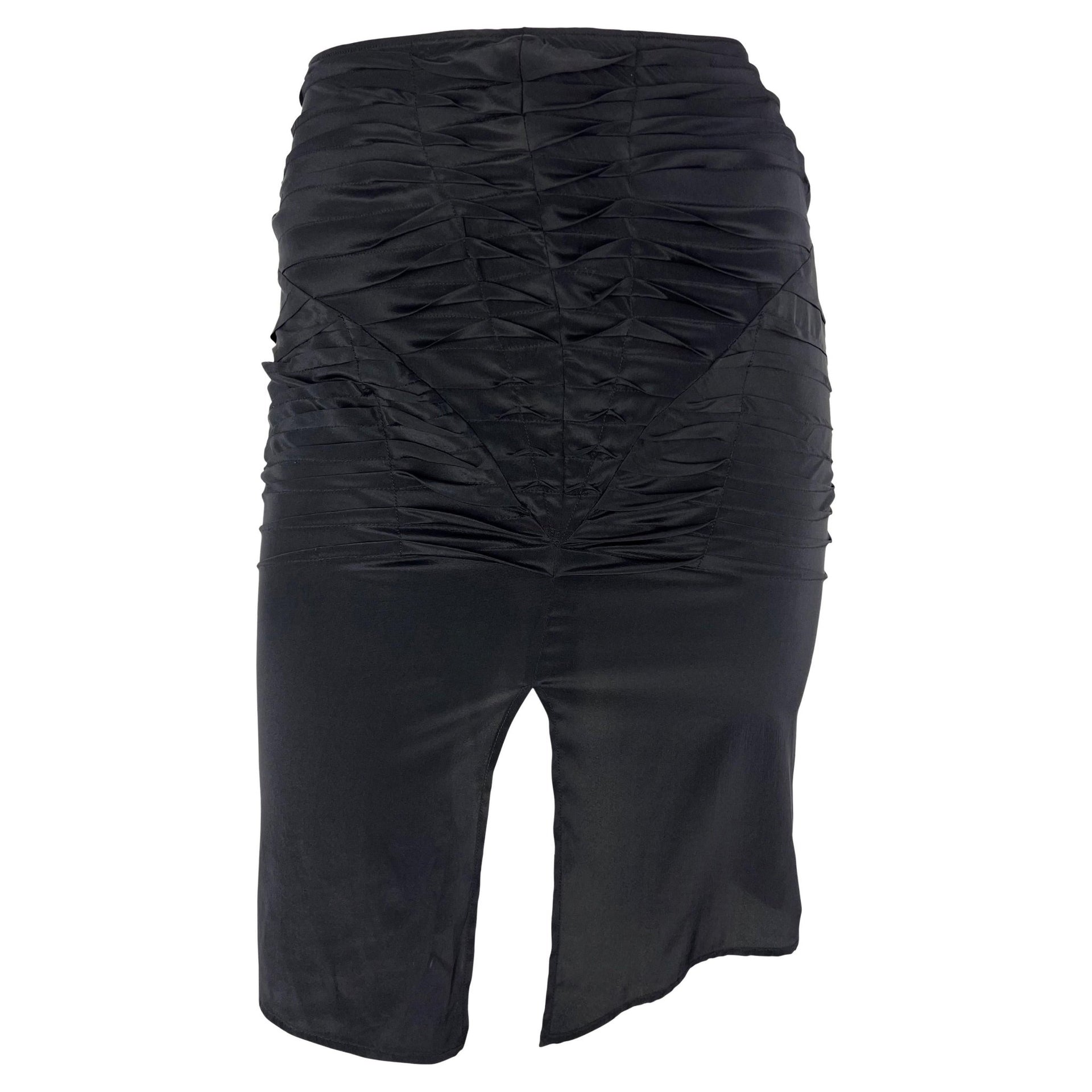 S/S 2003 Gucci by Tom Ford Black Pleated Stretch Silk Skirt - RealList