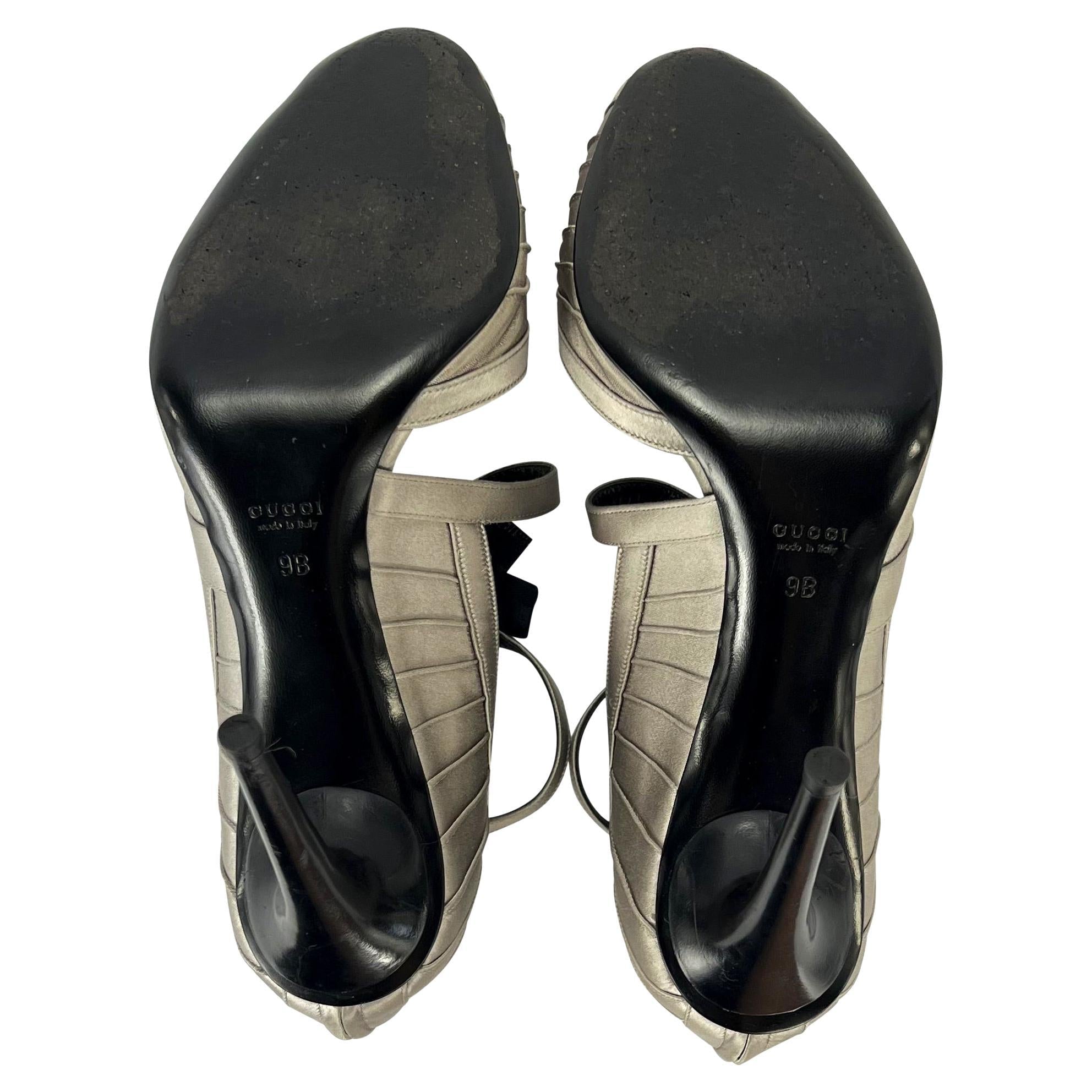 S/S 2004 Gucci by Tom Ford Grey Satin Bow Heel Size 9 B - RealList